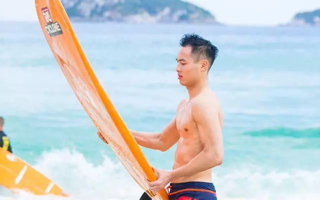 萌宠爱享受：鱼唇的人类，还不快快过来服侍主子？