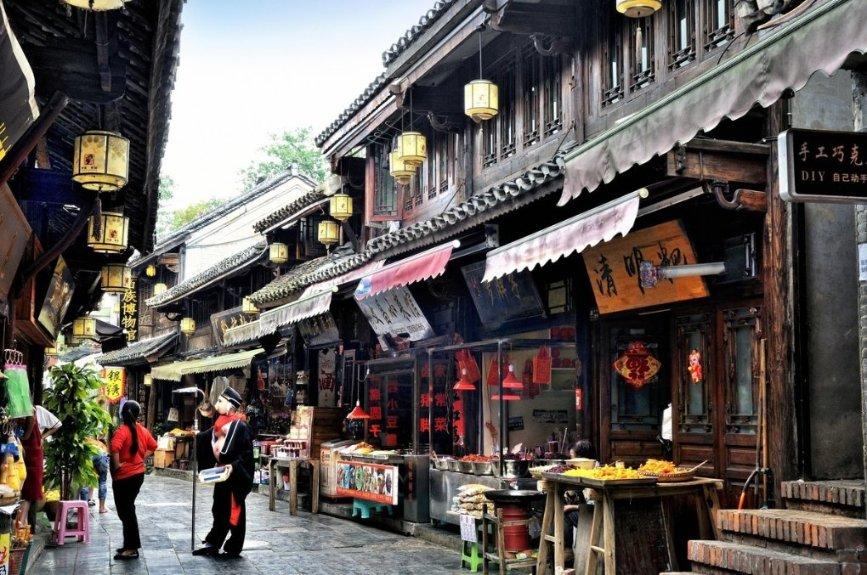 URBAN REVIVO 2024春季形象大片：以“都市自然”绘就国际时尚境界