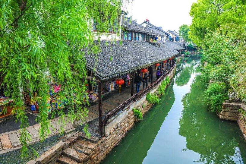 南昌舰：我军标志性战舰，央视披露内部镜头，满载排水量13000吨